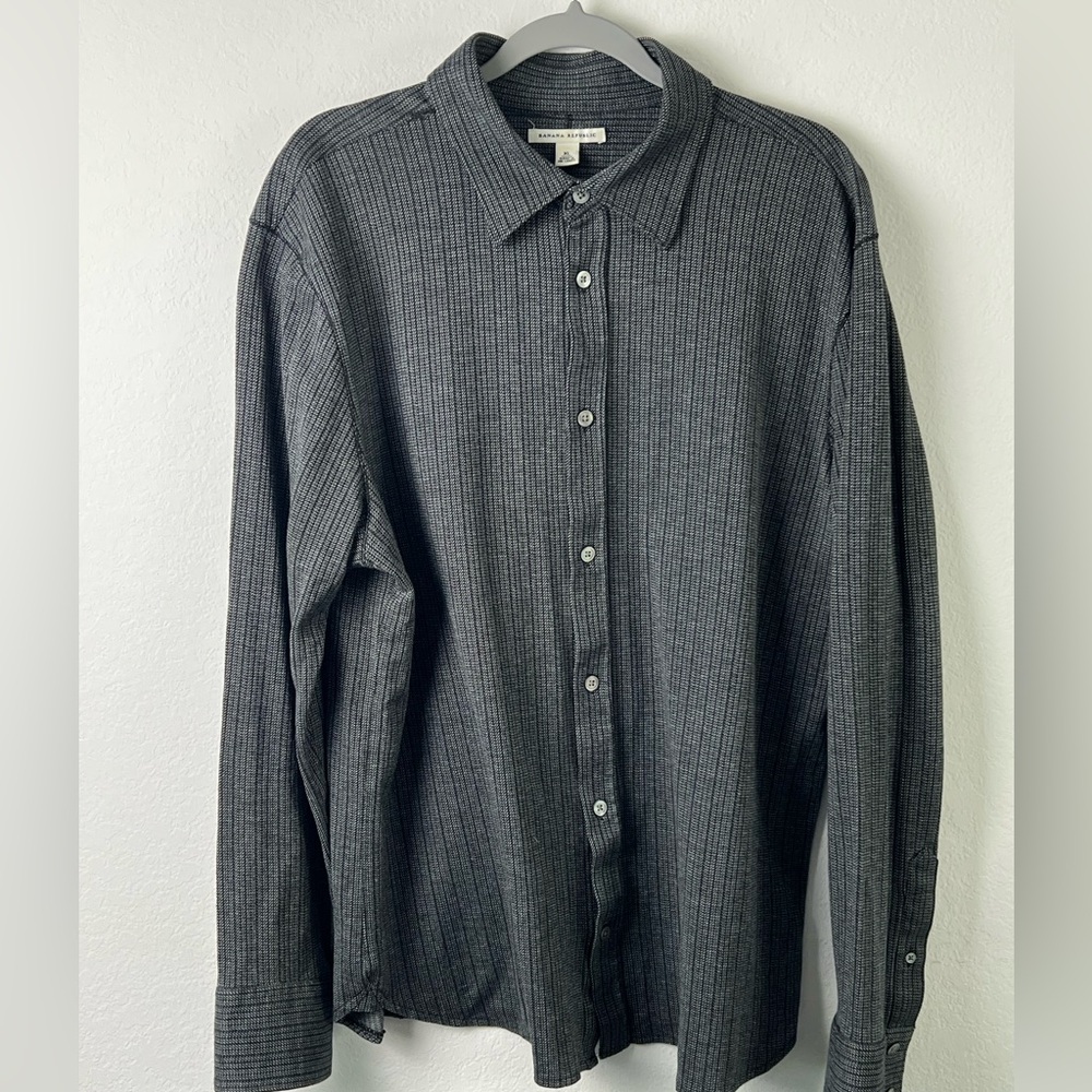 Banana Republic Cotton Textured Weave Pattern Long Sleeve Button Down
